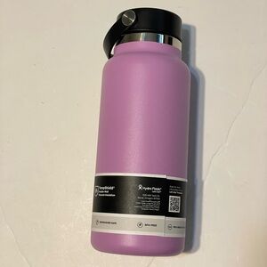 Hydro Flask 32 oz. Wide Mouth bottle Vacuum-Insulated BPA-Free, Leakproof, Lilac